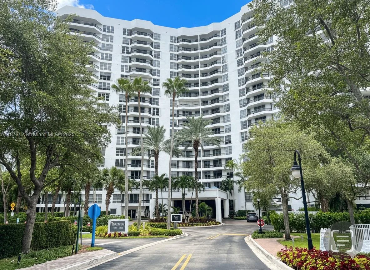 3600 Mystic Pointe Dr # 604, Aventura, FL 33180 photo 2