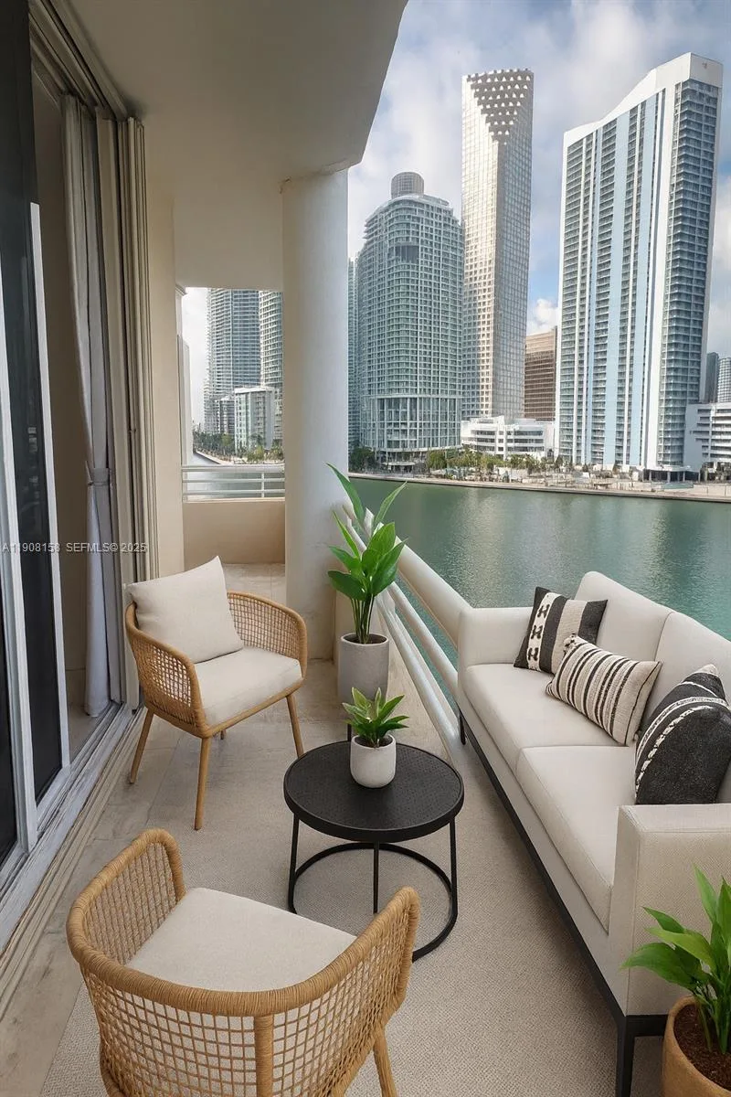 888 Brickell Key Dr # 806, Miami, FL 33131 photo 2
