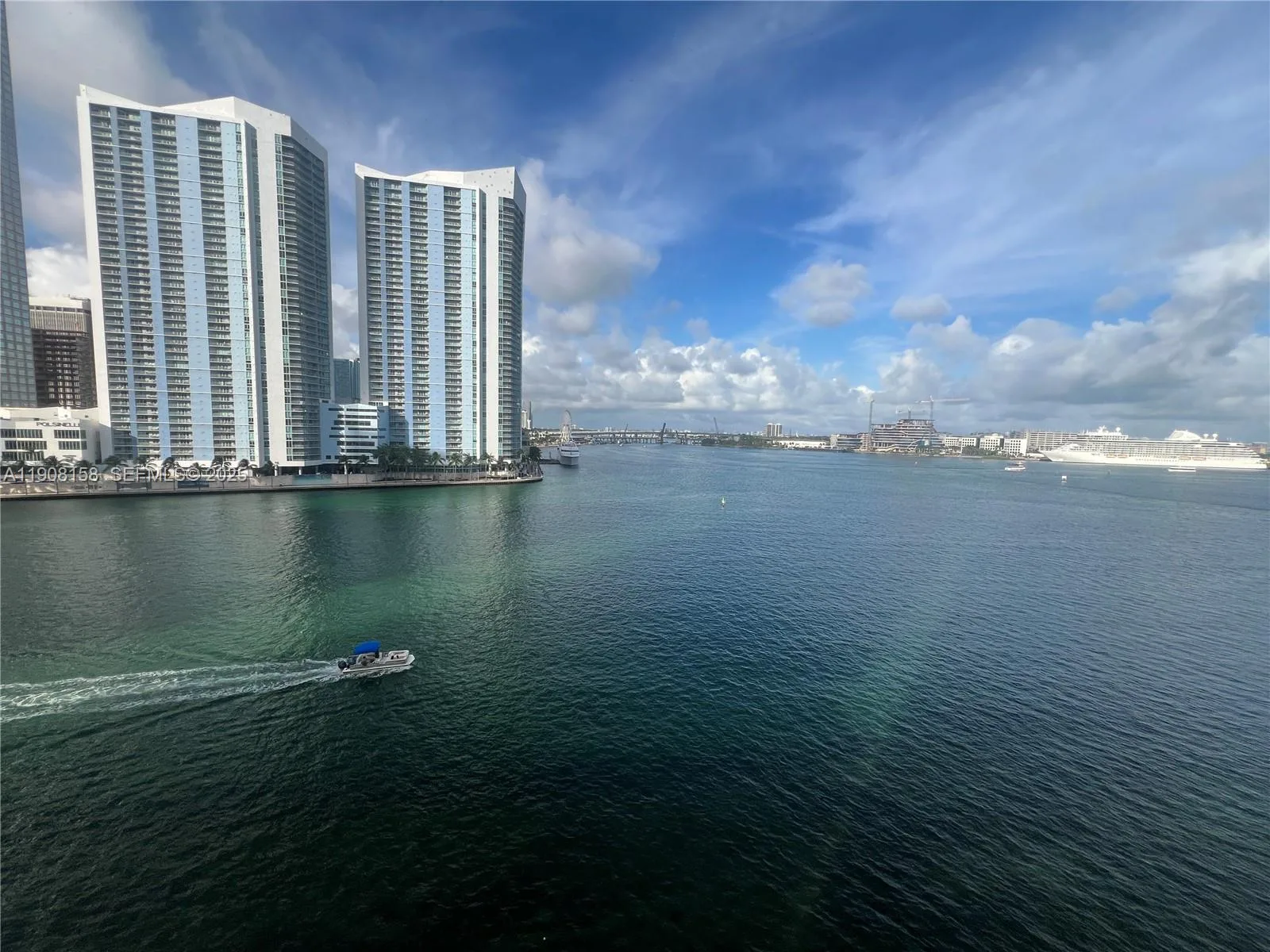888 Brickell Key Dr # 806, Miami, FL 33131 photo 3