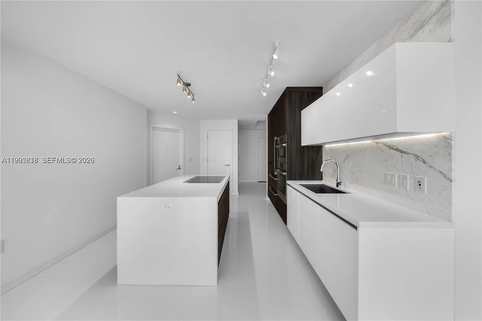 851 NE 1st Ave # 2206, Miami, FL 33132