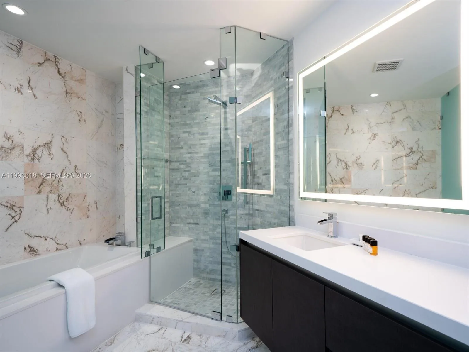 851 NE 1st Ave # 2206, Miami, FL 33132 photo 6