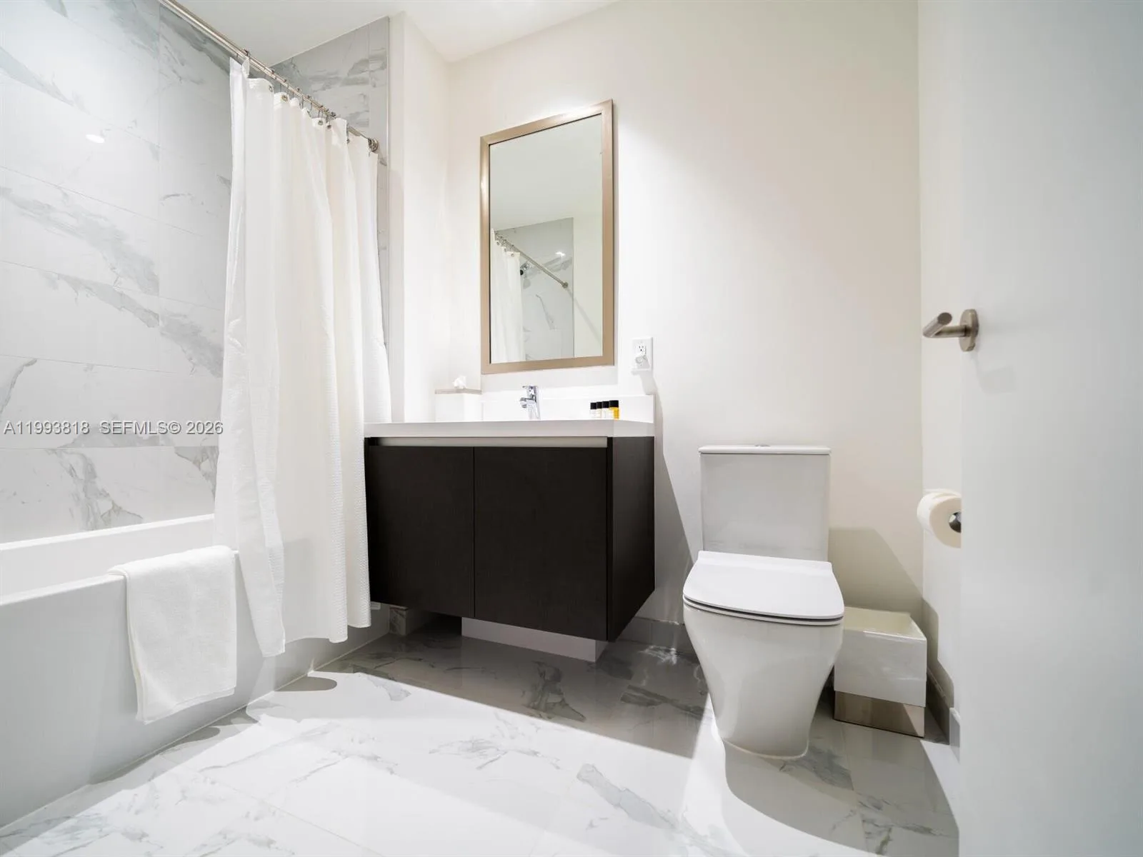 851 NE 1st Ave # 2206, Miami, FL 33132 photo 8