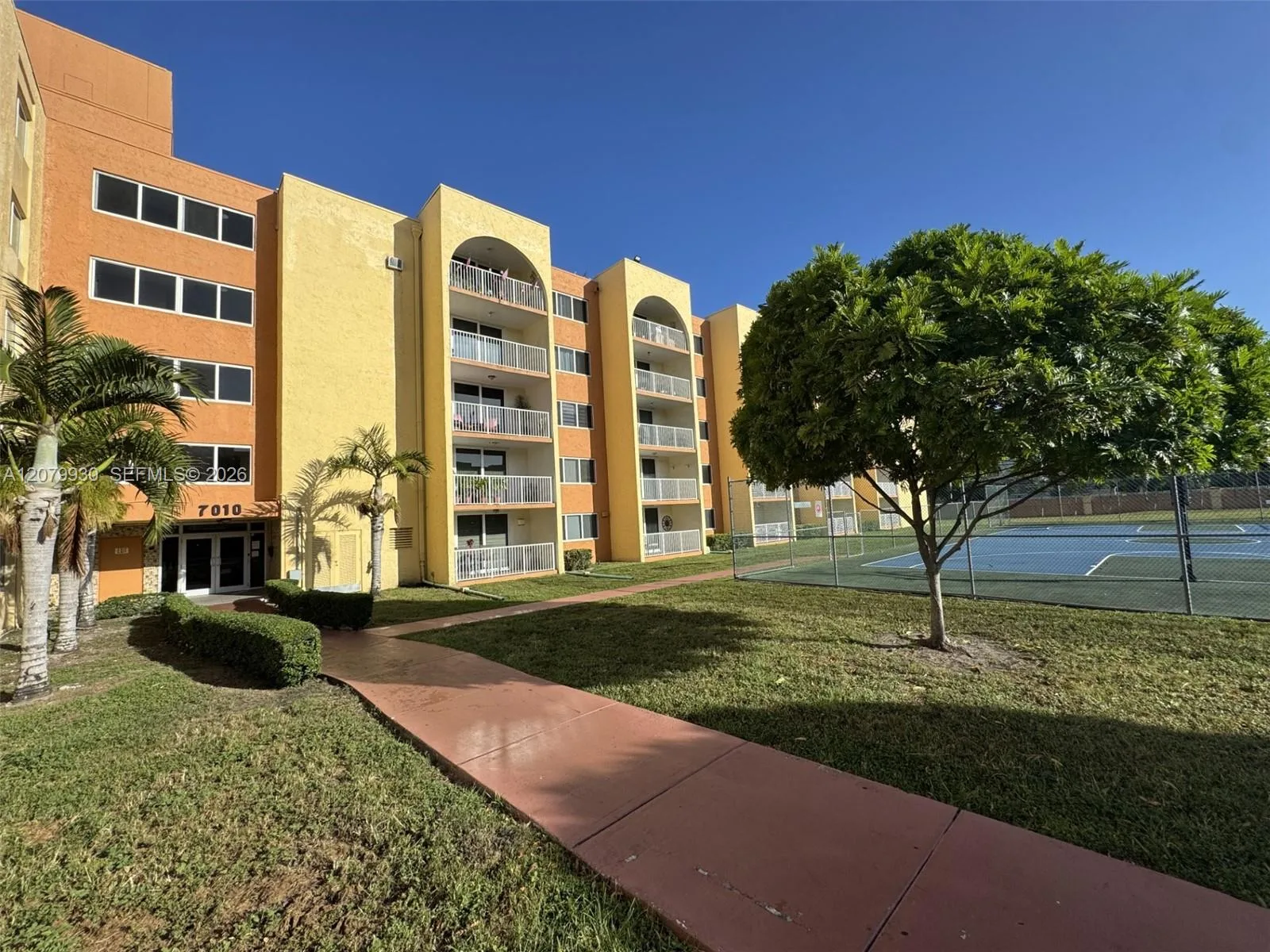 7010 NW 186th St # 5-107, Hialeah, FL 33015