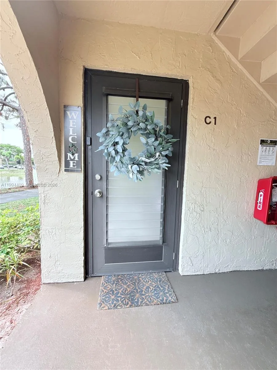 340 Pine Ridge Cir # C-1, Green Acres, FL 33463 photo 2