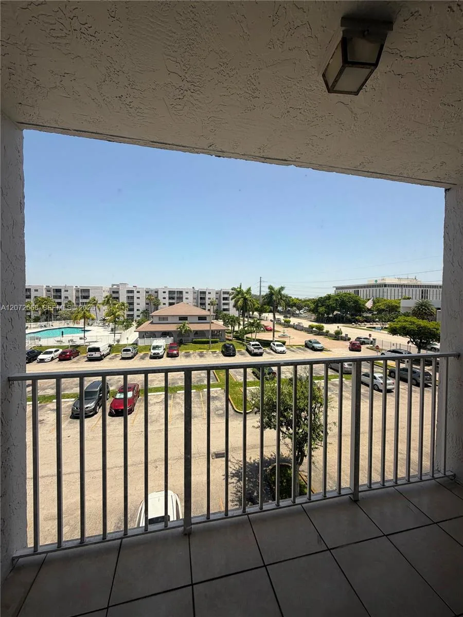 8145 NW 7th St # 406, Miami, FL 33126