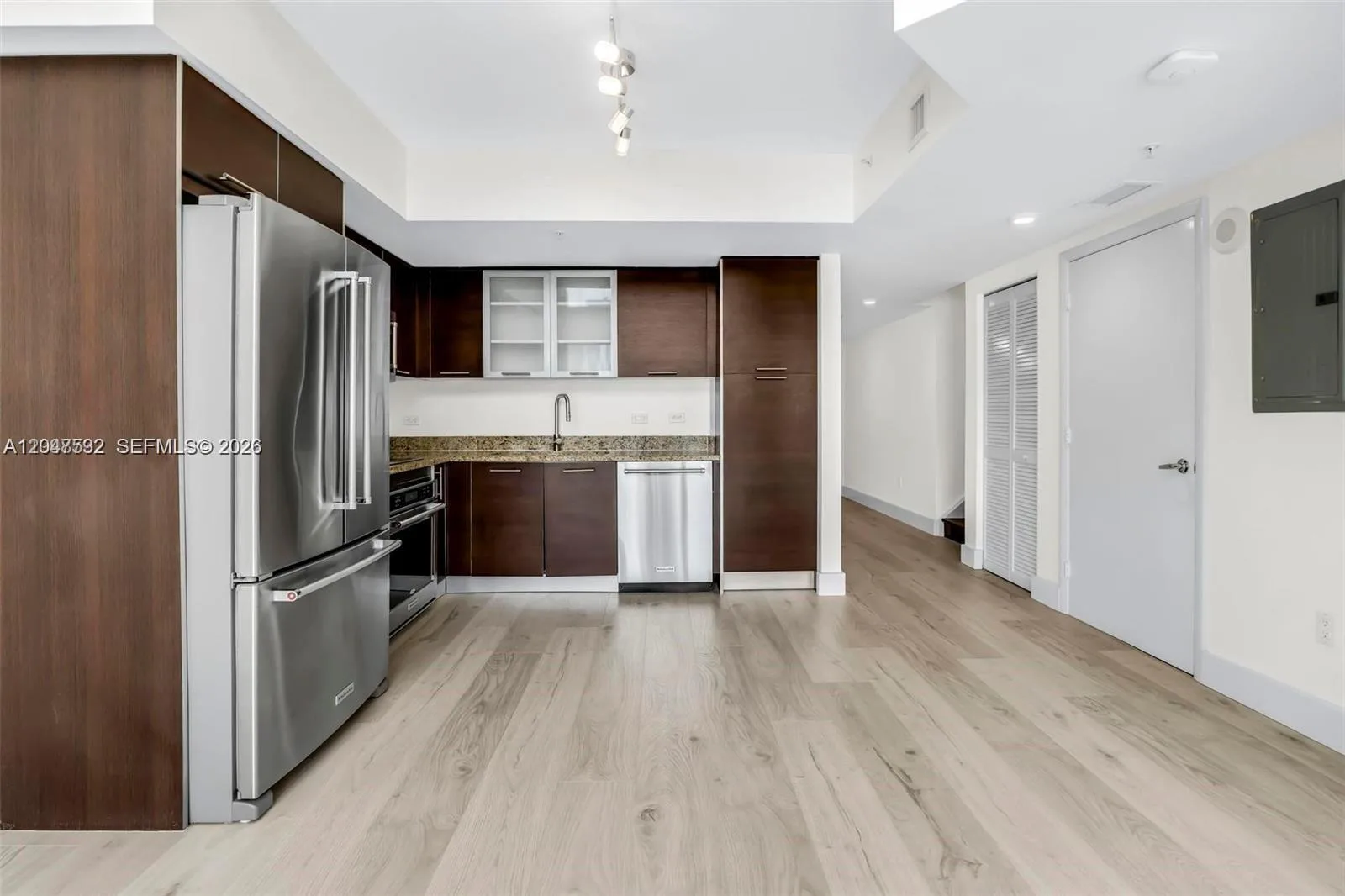 41 SE 5th St # 1709, Miami, FL 33131 photo 4