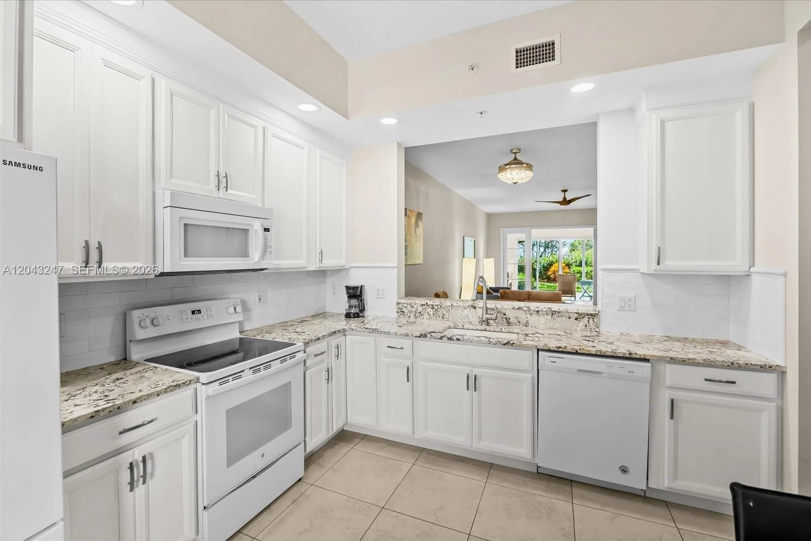 38 Harbour Isle Dr E # Unit 104, Fort Pierce, FL 34949 — zdjęcie 5