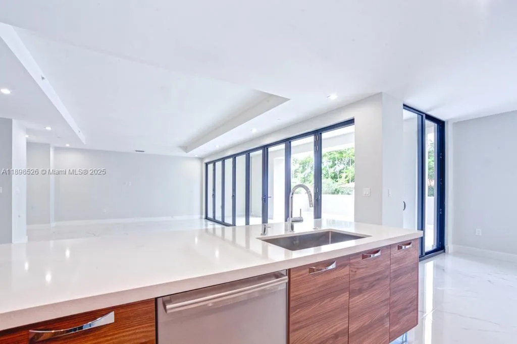 718 Valencia Ave # 202, Coral Gables, FL 33134 photo 11