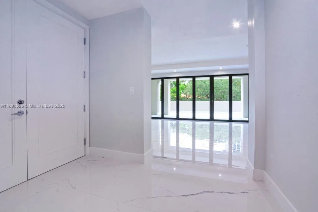 718 Valencia Ave # 202, Coral Gables, FL 33134 photo 7