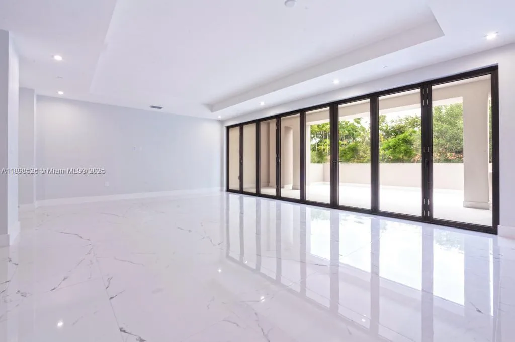 718 Valencia Ave # 202, Coral Gables, FL 33134 photo 8