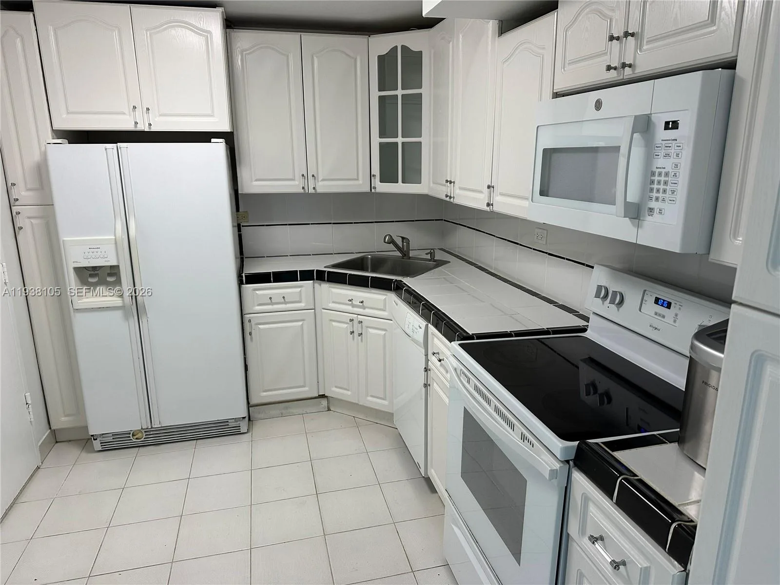 6039 Collins Ave # 1434, Miami Beach, FL 33140 photo 3