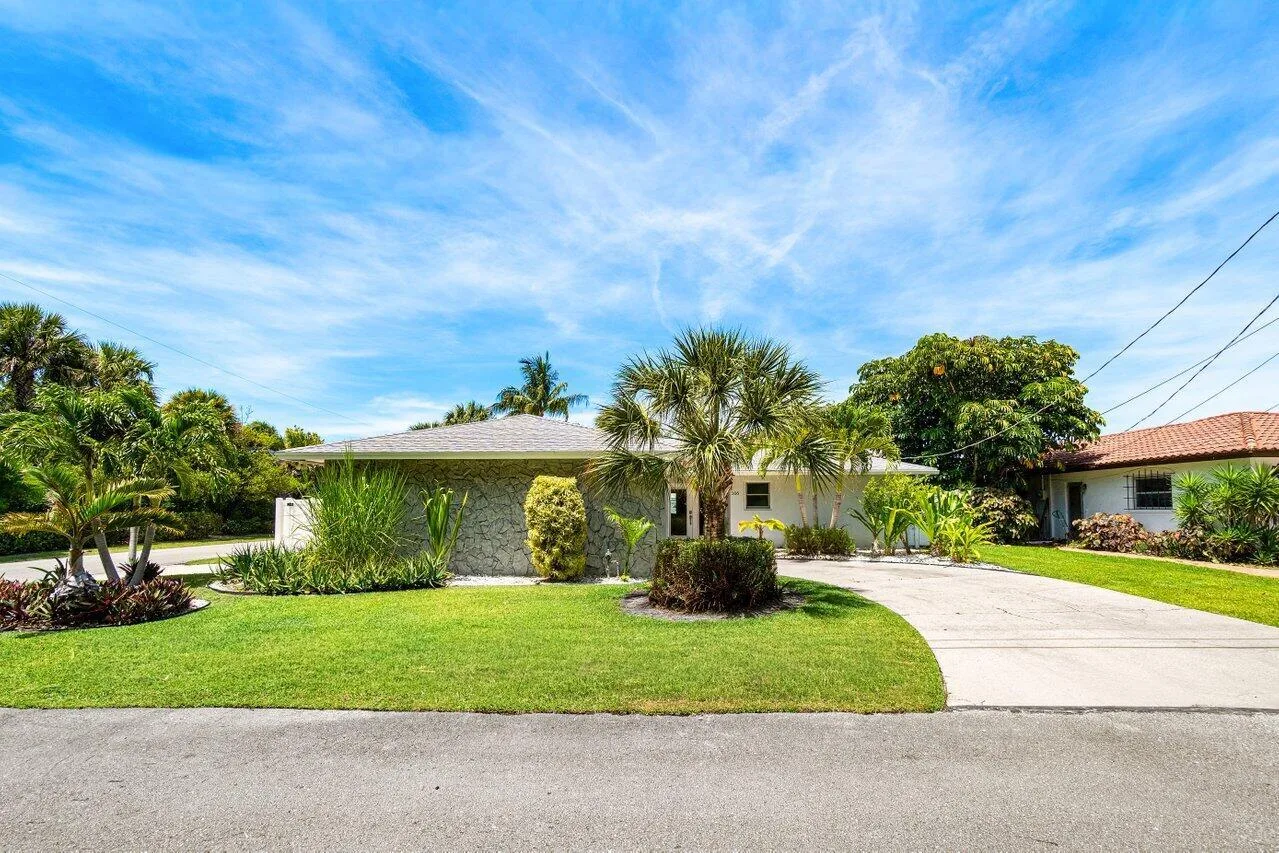 106 Periwinkle Drive, Hypoluxo, FL 33462