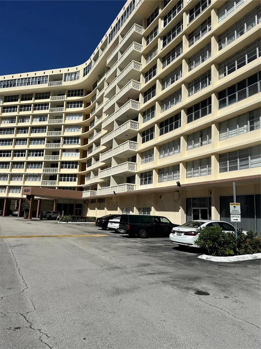 1825 S Ocean Dr # 214, Hallandale Beach, FL 33009