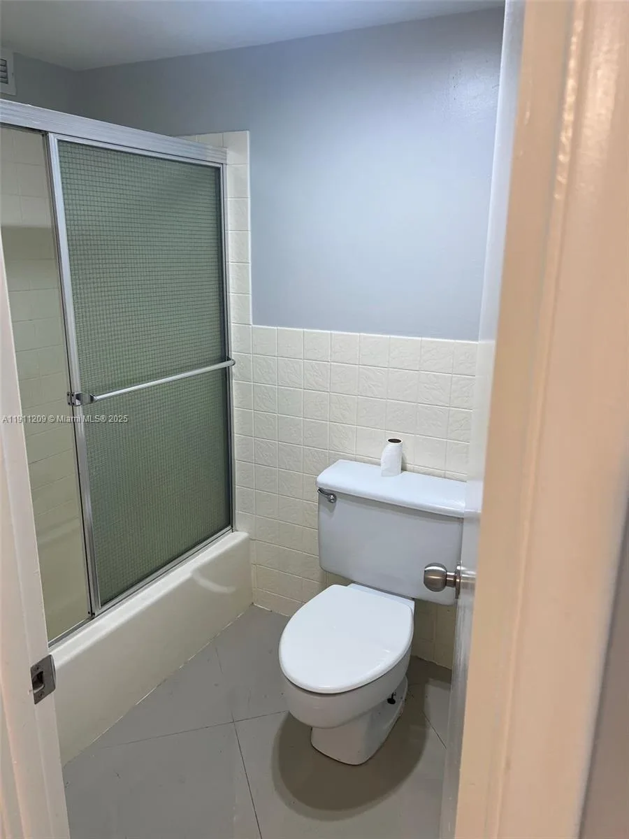 1825 S Ocean Dr # 214, Hallandale Beach, FL 33009 photo 9