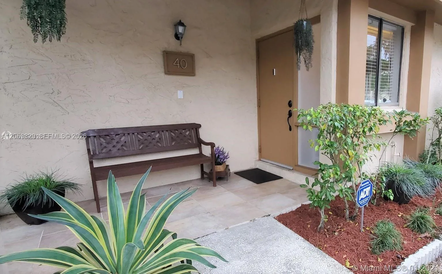 40 Wimbledon Lake Dr # 216, Plantation, FL 33324 photo 2