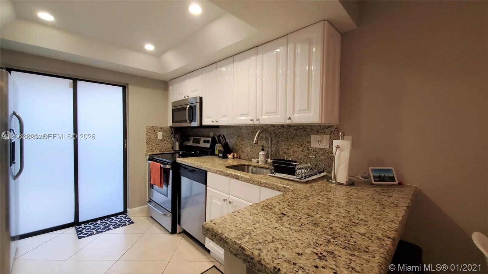 40 Wimbledon Lake Dr # 216, Plantation, FL 33324 photo 6