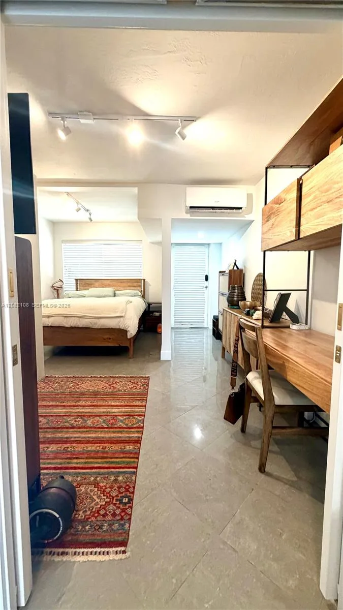 626 Meridian Ave # 5, Miami Beach, FL 33139