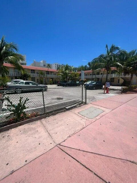 441 COLLINS Avenue # 6, Miami Beach, FL 33139
