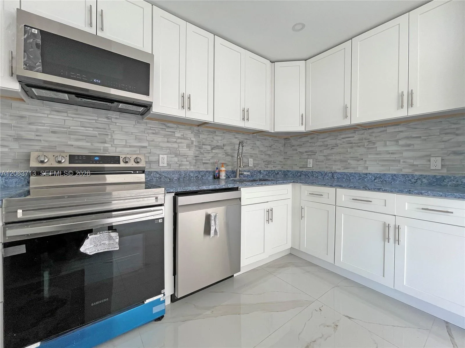 1606 NW 12th Ave, Fort Lauderdale, FL 33311 — zdjęcie 2