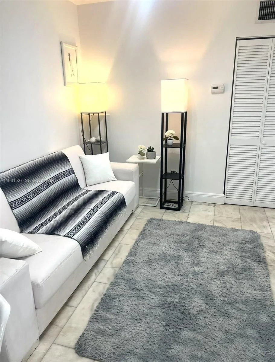 1526 Pennsylvania Ave # 15, Miami Beach, FL 33139 photo 2