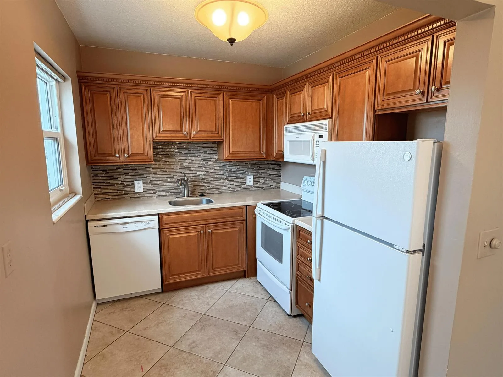 136 Coventry F, West Palm Beach, FL 33417 photo 3