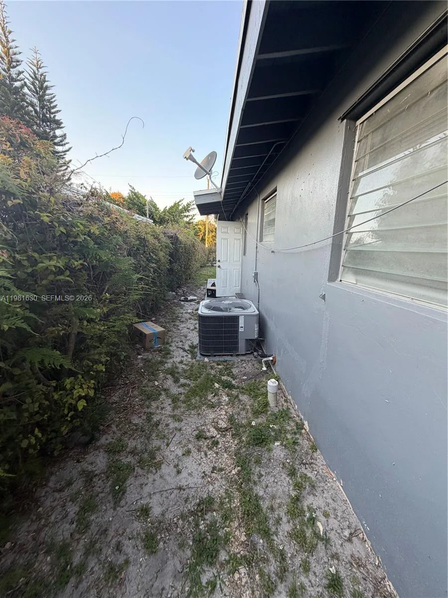 354 NE 173rd St, North Miami Beach, FL 33162 photo 11