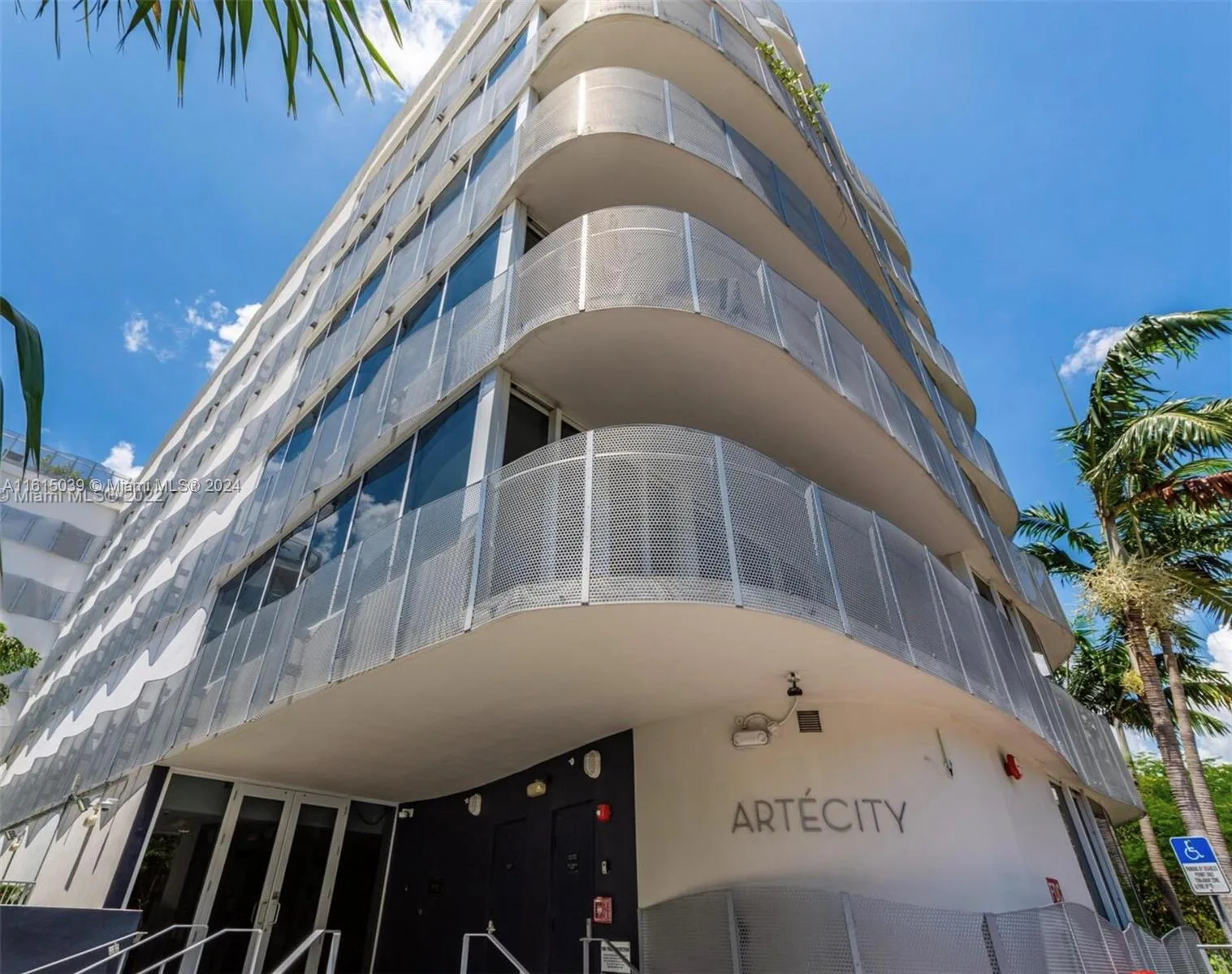 2155 Washington Ct # 206, Miami Beach, FL 33139 photo 4