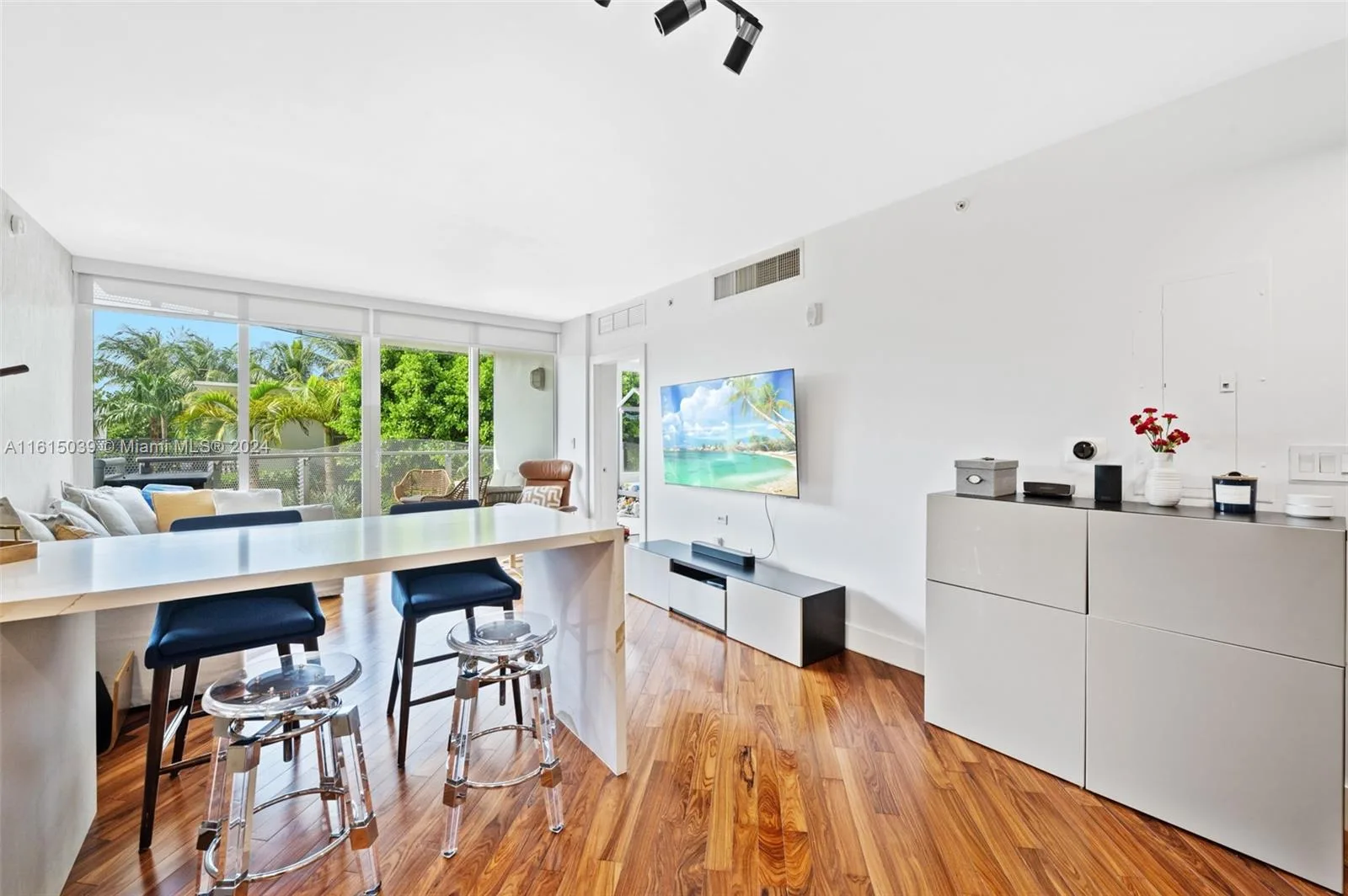 2155 Washington Ct # 206, Miami Beach, FL 33139 photo 8