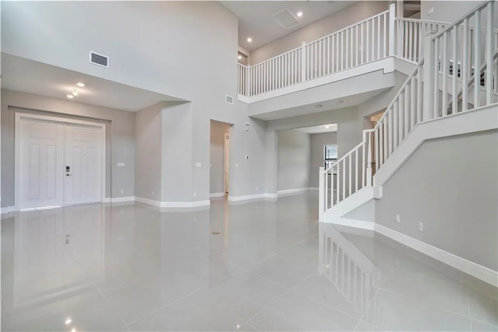 12135 E Baypoint Circle, Parkland, FL 33076 photo 7