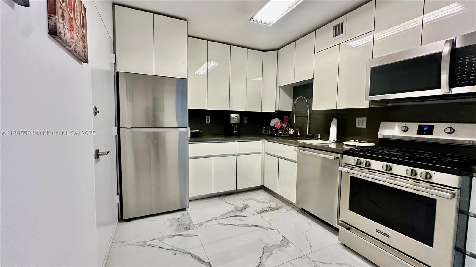 2030 S Ocean Dr # 1022, Hallandale Beach, FL 33009 photo 5