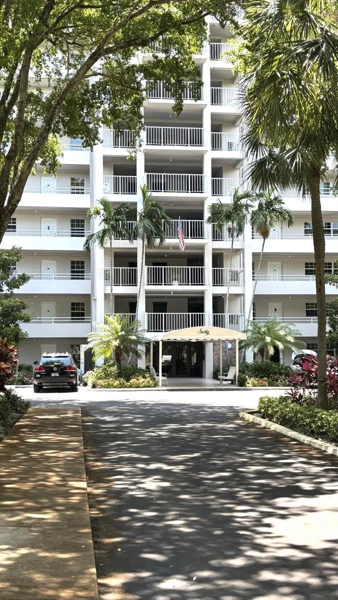 605 OAKS Drive # 503, Pompano Beach, FL 33069