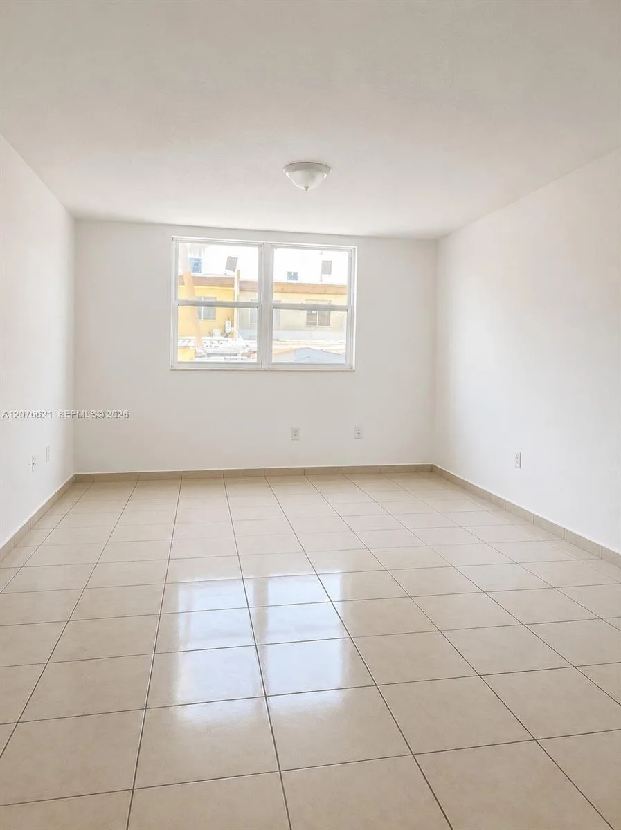 666 W 81st St # 103, Hialeah, FL 33014