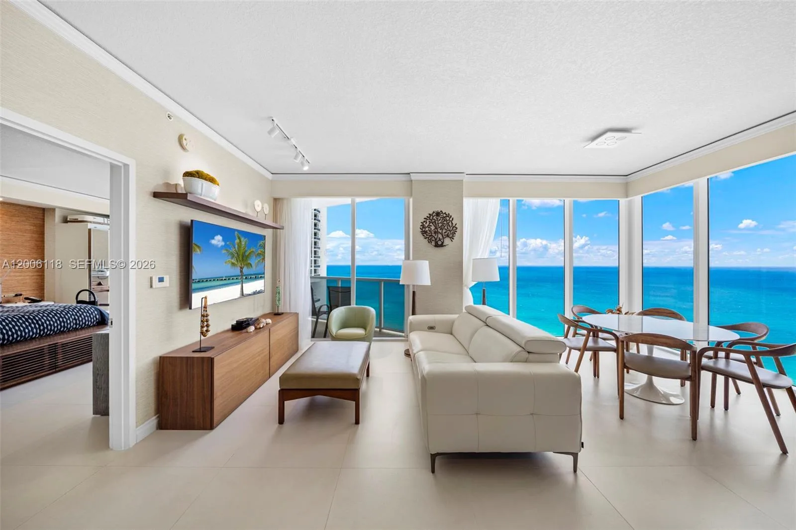 Trump International Beach Resort