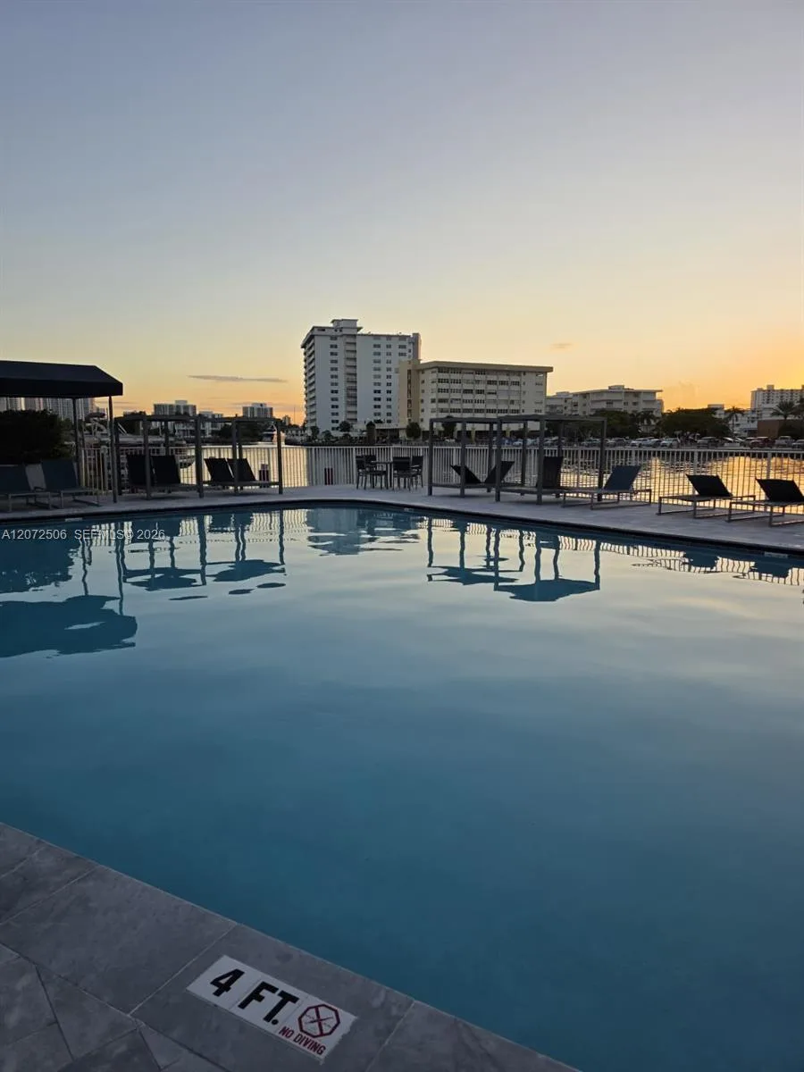 1833 S Ocean Dr # 809, Hallandale Beach, FL 33009