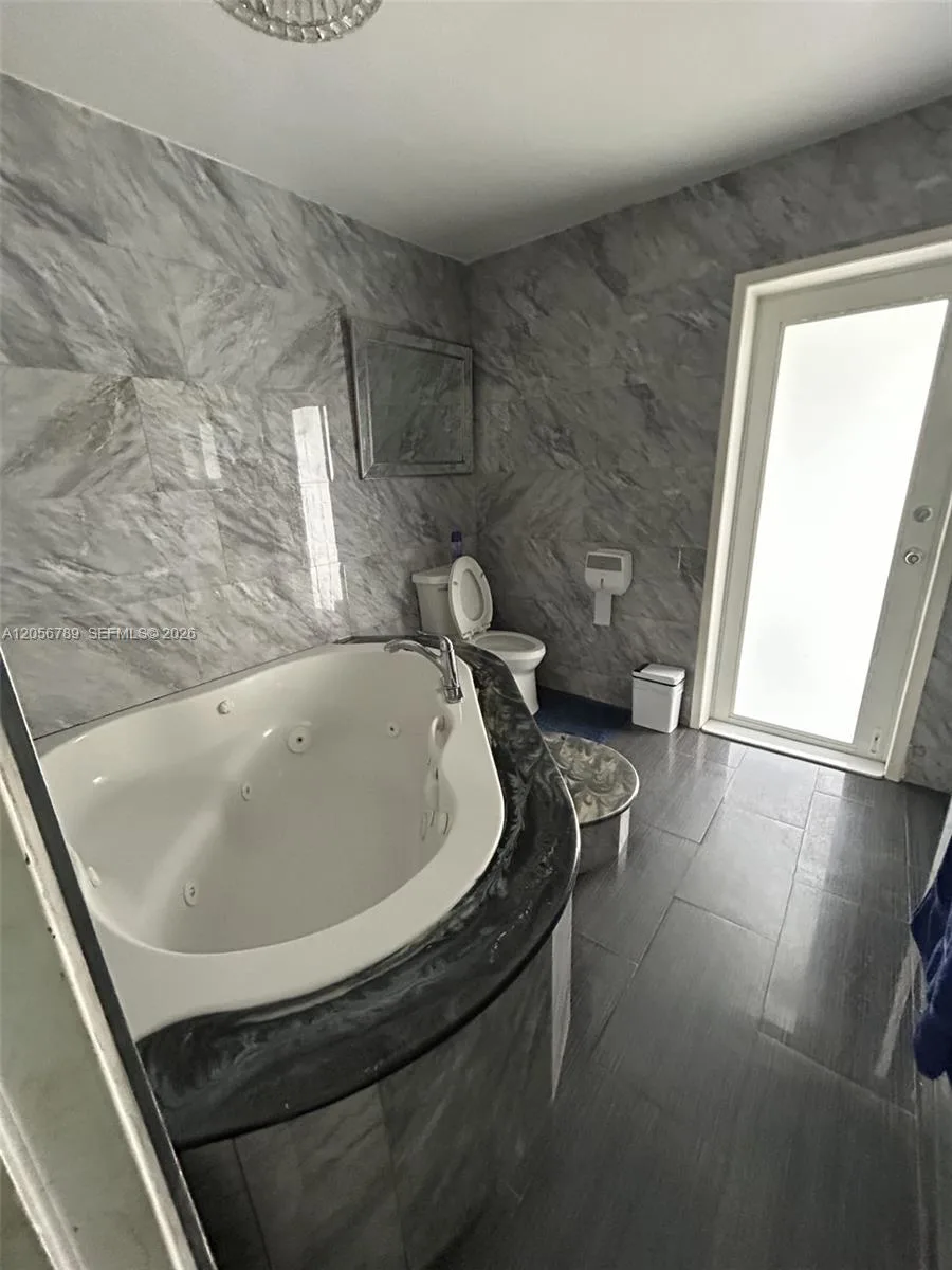 5240 SW 10th Ct, Plantation, FL 33317 photo 6