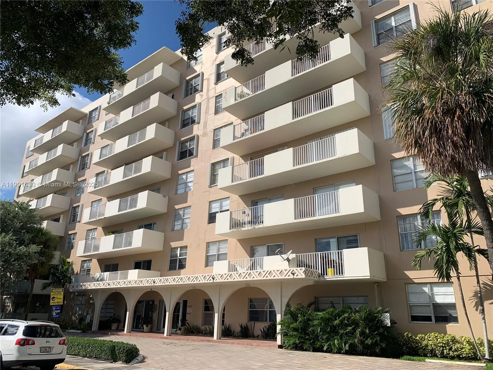 1455 N Treasure Dr # 2M, North Bay Village, FL 33141