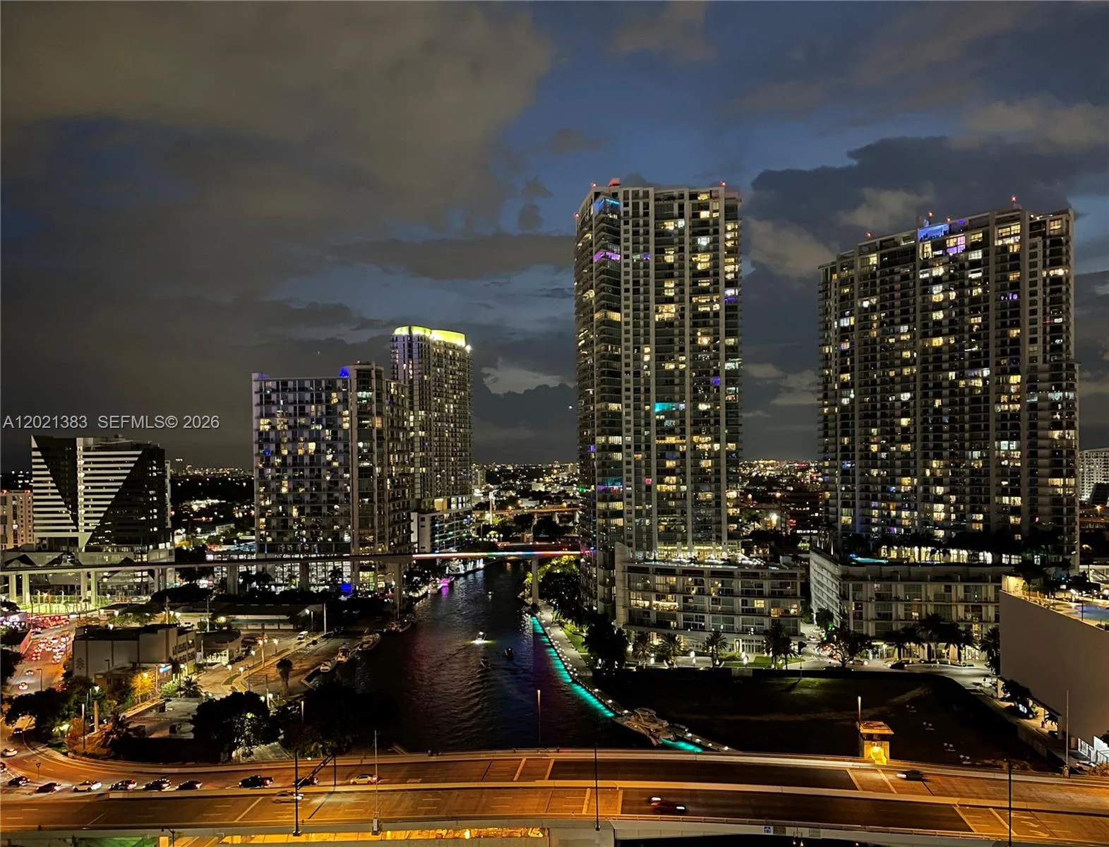 31 SE 5th St # 2307, Miami, FL 33131 photo 2