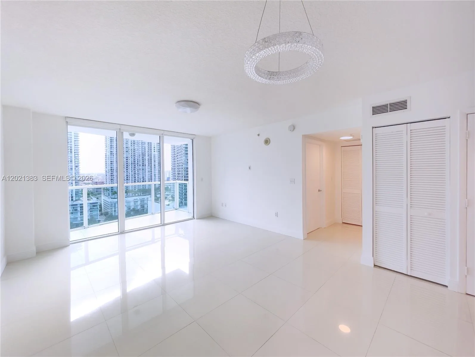 31 SE 5th St # 2307, Miami, FL 33131 photo 3