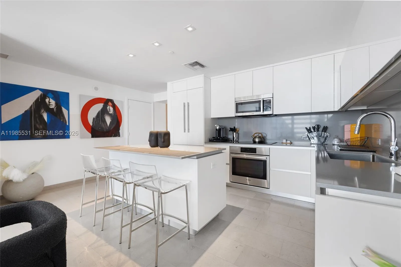 88 SW 7th St # 1010, Miami, FL 33130 photo 7