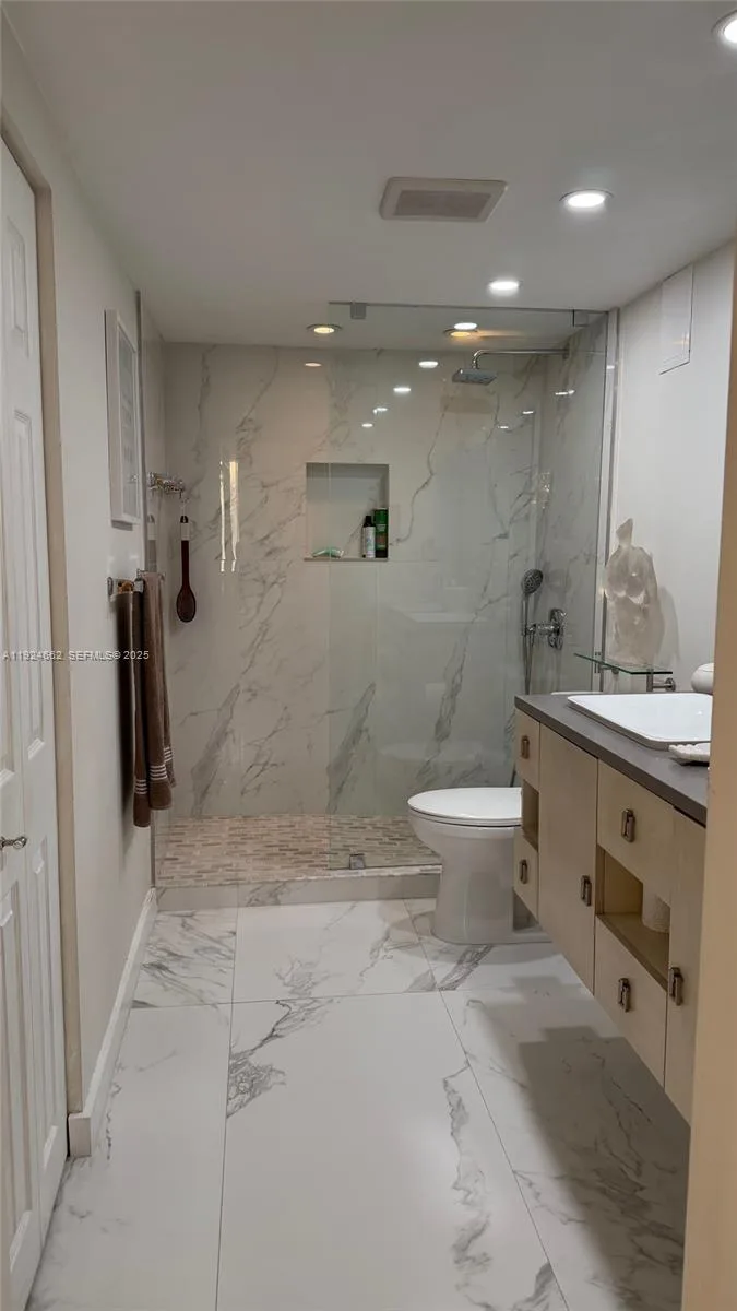 2333 Brickell Ave # 1814, Miami, FL 33129 photo 10