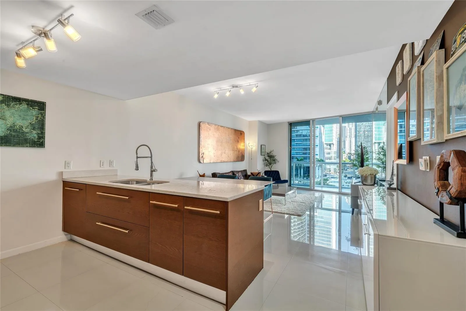 475 Brickell Avenue # 512, Miami, FL 33131 photo 2