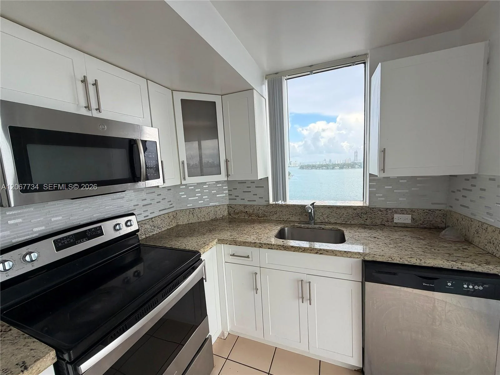 7601 E Treasure Dr # 2220, North Bay Village, FL 33141 photo 2