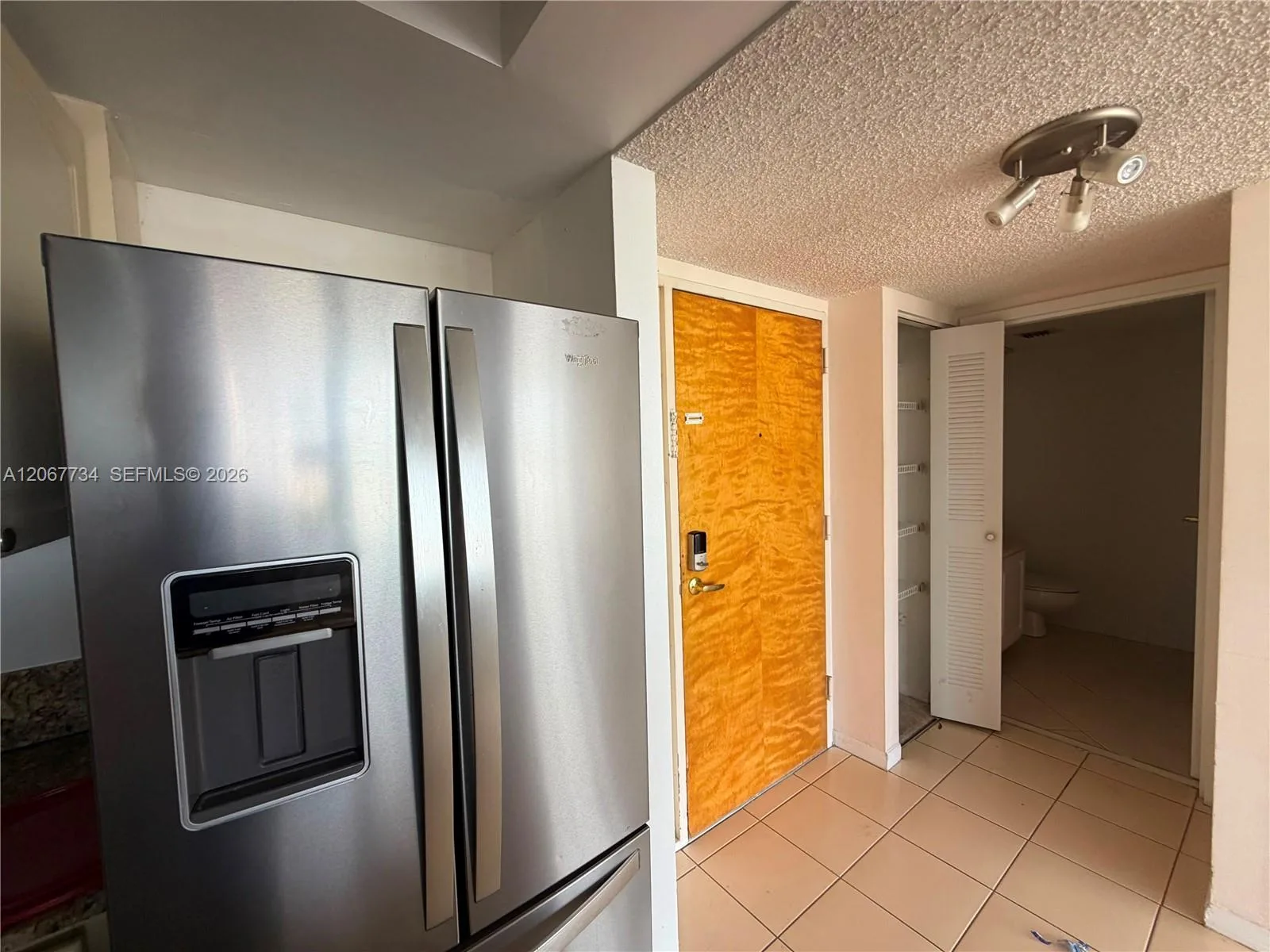 7601 E Treasure Dr # 2220, North Bay Village, FL 33141 photo 3