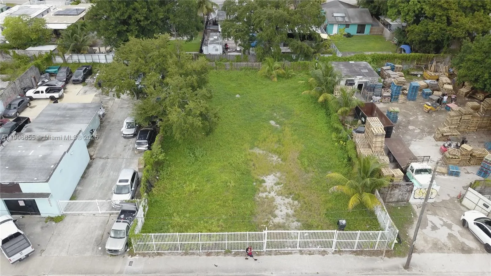 3039 NW 54th St, Miami, FL 33142 photo 3