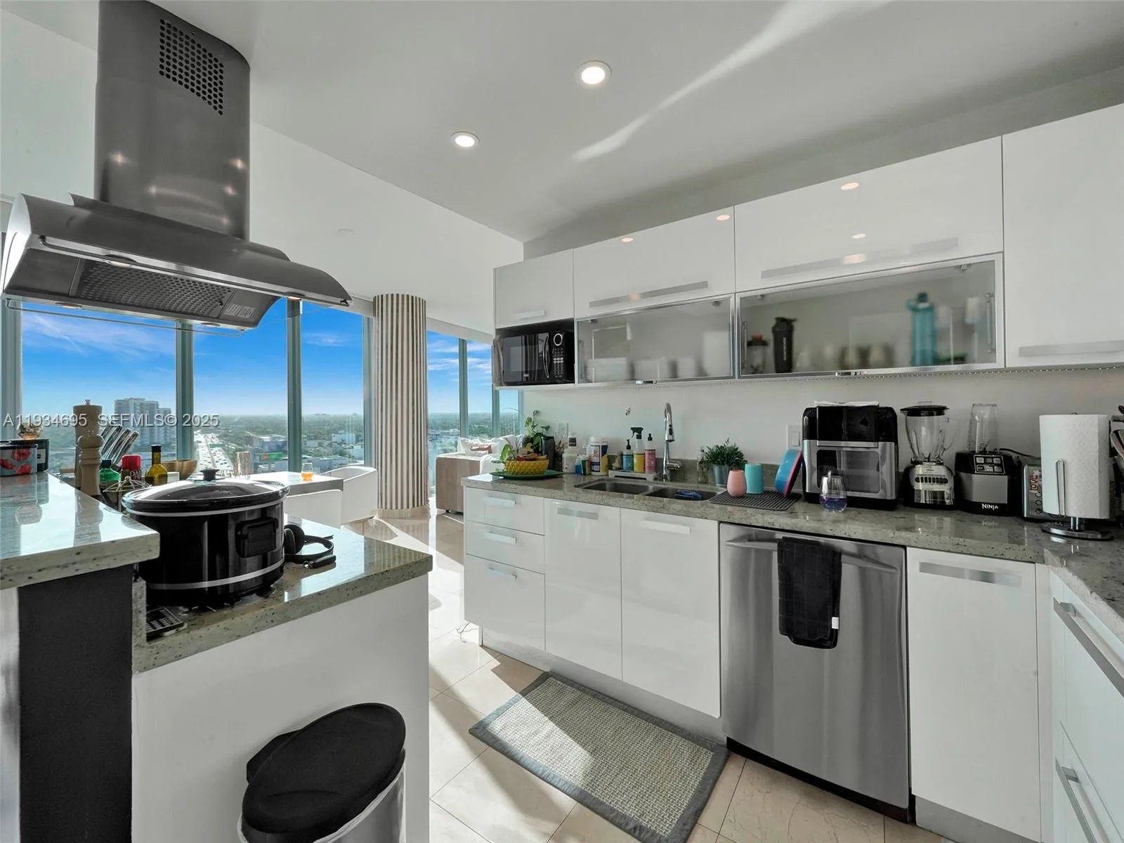 601 NE 36th St # 1801, Miami, FL 33137 photo 11