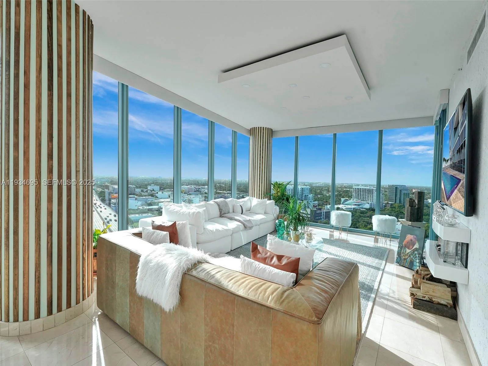 601 NE 36th St # 1801, Miami, FL 33137 photo 2