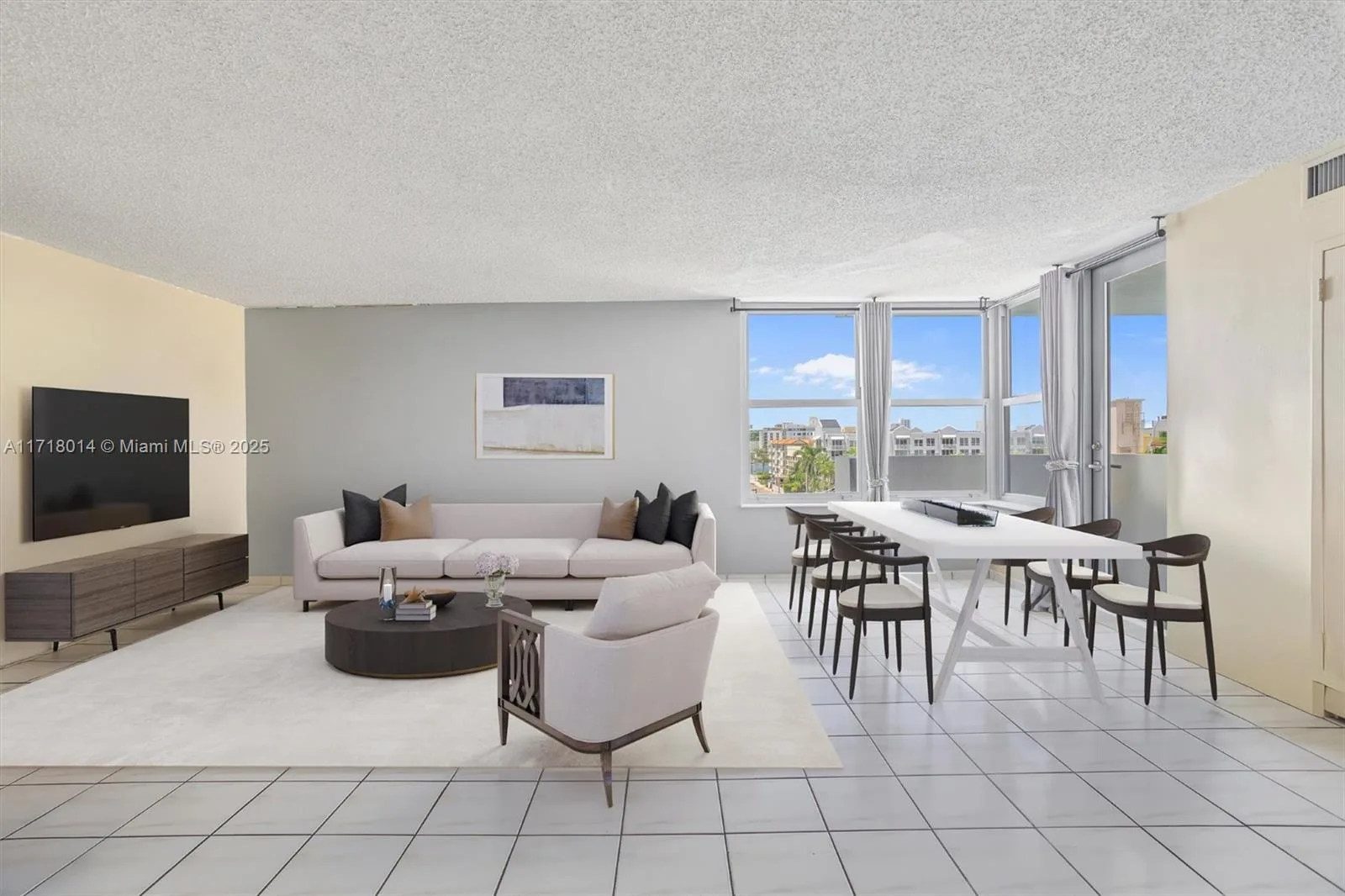 2899 Collins Ave # 612, Miami Beach, FL 33140