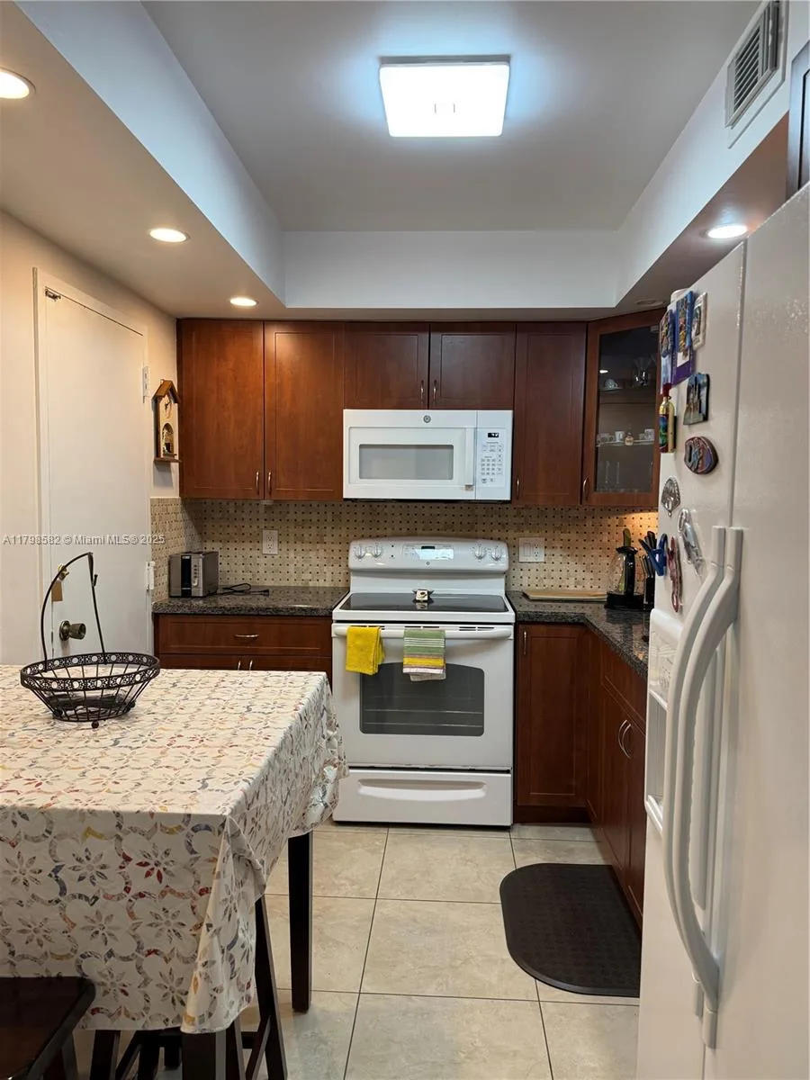 1980 S Ocean Dr # 6K, Hallandale Beach, FL 33009 photo 10