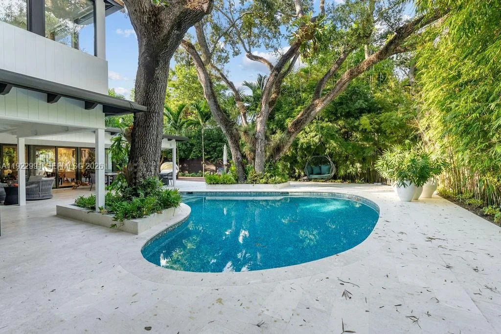 4095 Battersea Rd, Miami, FL 33133 photo 2