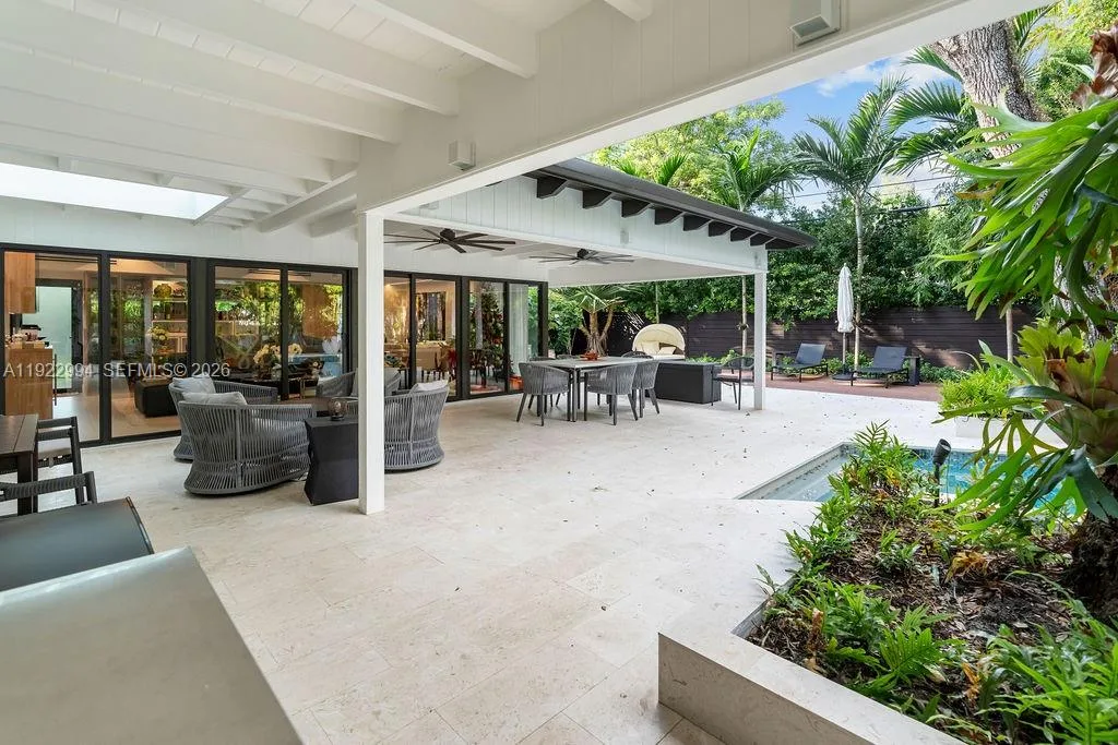 4095 Battersea Rd, Miami, FL 33133 photo 9